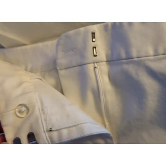 LIZ CLAIBORNE Capri Pants Size 14 Emma Classic White Stretchy - Picture 9 of 10